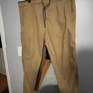 Plugg khakis !